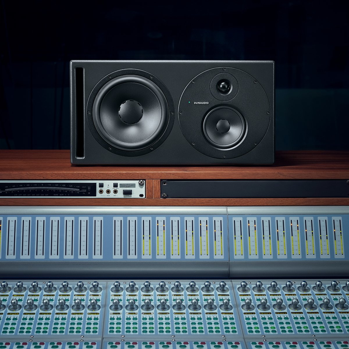 Dynaudio-Core-59---07_1200x1200px